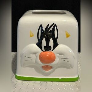 VINTAGE WARNER BROS LOONEY TUNES 1993 SYLVESTER CAT CERAMIC TISSUE BOX COVER